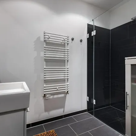 Lakeview Apartment