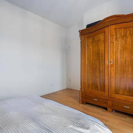Apartment Lakeview